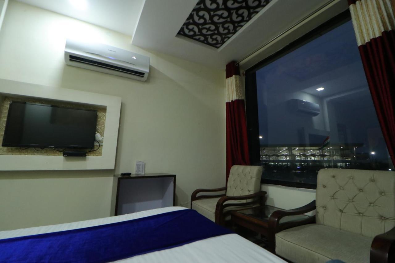 Hotel Eurasia Mohali International Airport Zirakpur Exterior photo